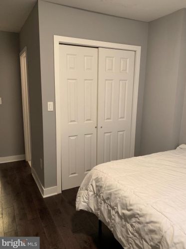 1411 19 St, Philadelphia PA 19146-4655 exterior