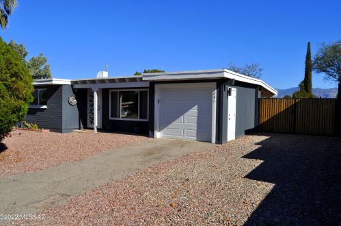 3231 Champlain Ave, Tucson AZ  85730-1942 exterior