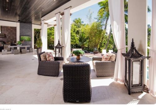 2375 Lantern Ln, Naples FL 34102-7721 exterior