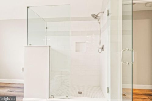 17675 Tobermory Pl, Leesburg VA 20175-7053 exterior