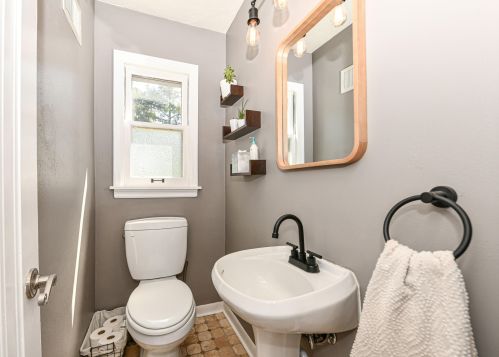 1206 121, Milwaukee WI 53226-3109 exterior