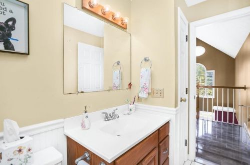 15 Longview Dr, Concord NH  03304-4809 exterior