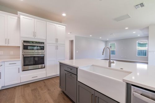 802 Alfred St, Tampa FL 33603-5405 exterior