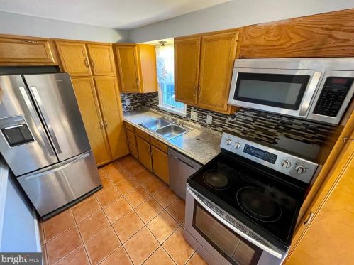 36 Seek Ct, Silver Spring MD  20912-7234 exterior