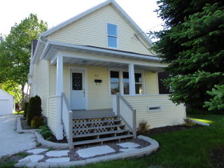 844 11th St, Manitowoc, WI 54220-3362