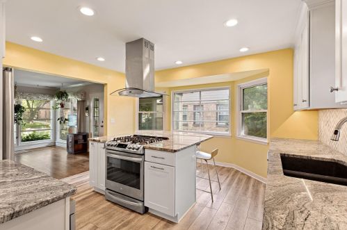 4085 110, Milwaukee WI 53222-1102 exterior