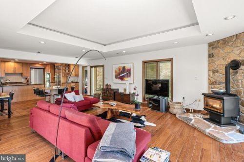 2230 Deerfield Dr, Media PA 19063-1834 exterior