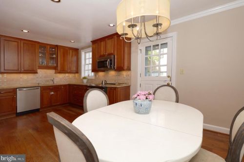 827 Royal St, Alexandria VA  22314-4340 exterior