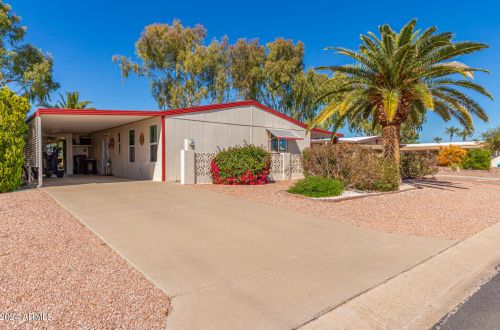 8936 Lakeview Dr, Chandler AZ 85248-6917 exterior