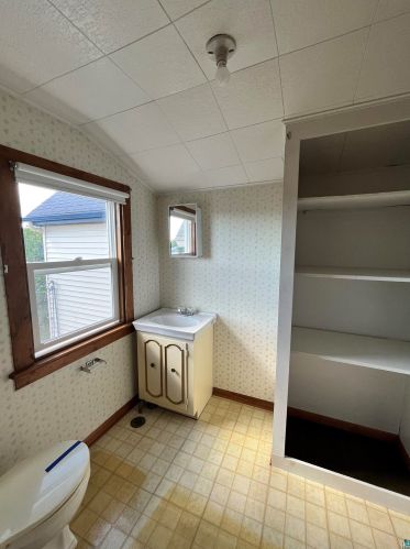 2414 2nd St, Duluth MN 55802-2013 exterior