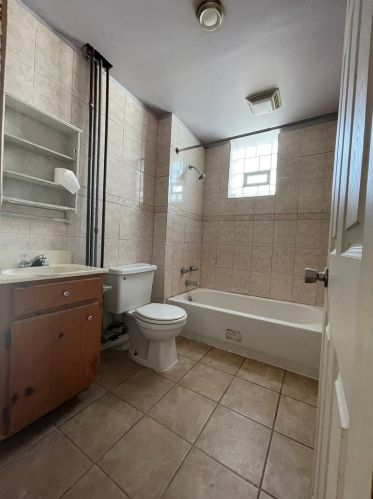 2420 Sawyer Ave, Chicago IL 60647-2541 exterior