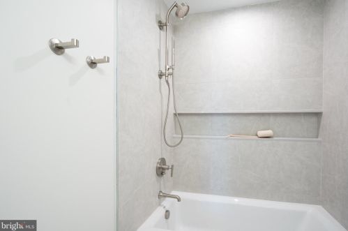 516 21 St, Philadelphia PA 19130-1401 exterior