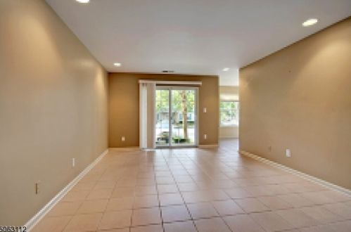 186 Mary Ct, Bridgewater NJ  08807-5652 exterior