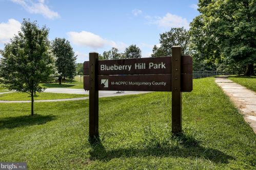 7813 Havenside Ter, Rockville MD 20855-2261 exterior