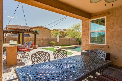 3765 Aracely Dr, Phoenix AZ 85087-5998 exterior