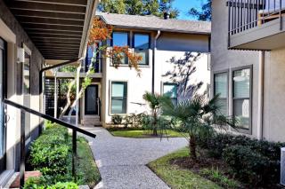 5919 Birchbrook Dr, Dallas TX  75206-4597 exterior