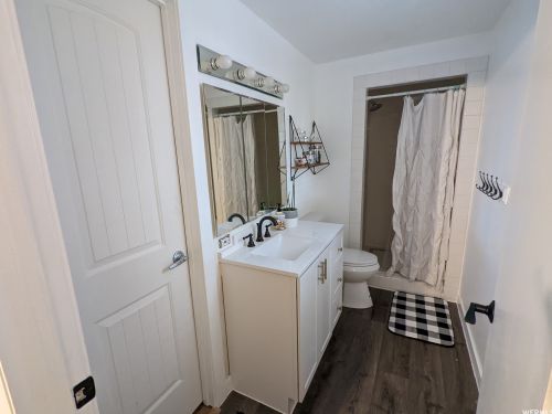 10270 Flanders Rd, Sandy UT 84092-4319 exterior