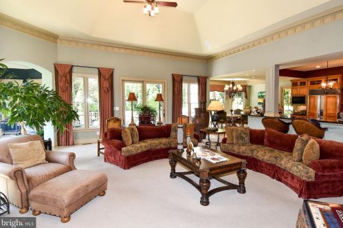 11300 Glen Rd, Rockville MD 20854-1849 exterior