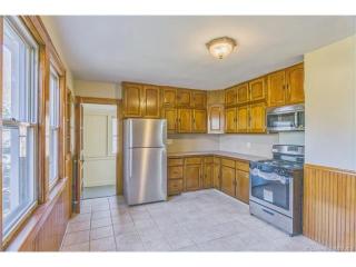 467 Colony St, Meriden CT  06451-6205 exterior