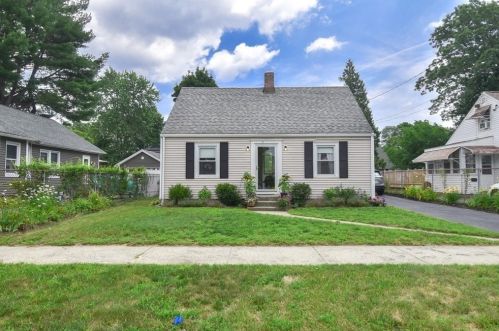 17 Waldorf St, Springfield, MA 01109-1837