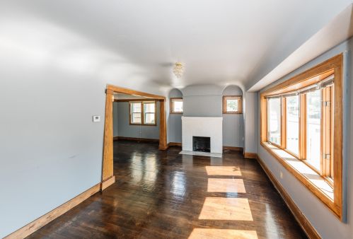 4130 Green Bay Ave, Milwaukee, WI 53209-7020