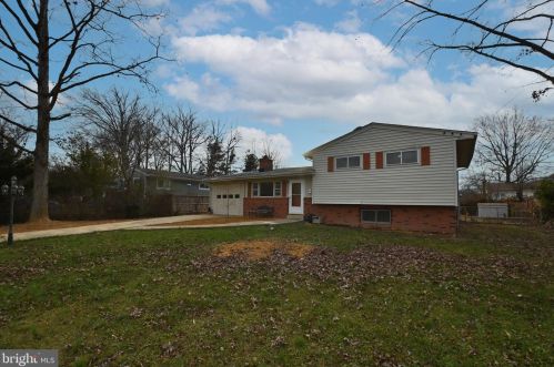 7820 Martha Washington St, Alexandria, VA 22309-1347