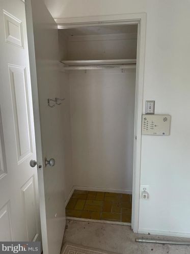 4000 Javins Dr, Alexandria VA  22310-2037 exterior