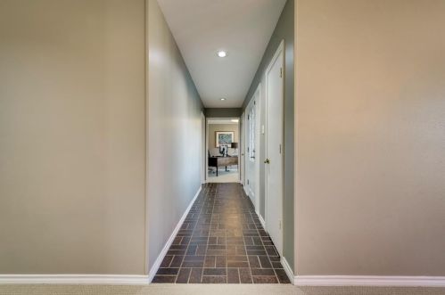 9672 Atherton Dr, Dallas TX 75243-6135 exterior