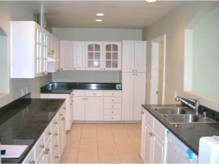 7750 Wilbur Ave, Los Angeles CA  91335-1709 exterior