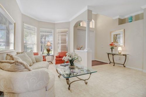 5706 Lago Villaggio Way, Naples FL 34104-5740 exterior