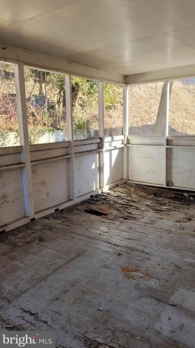 11605 Mapleview Dr, Silver Spring MD 20902-2327 exterior