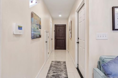 1512 Emerson St, Honolulu, HI 96813-2122