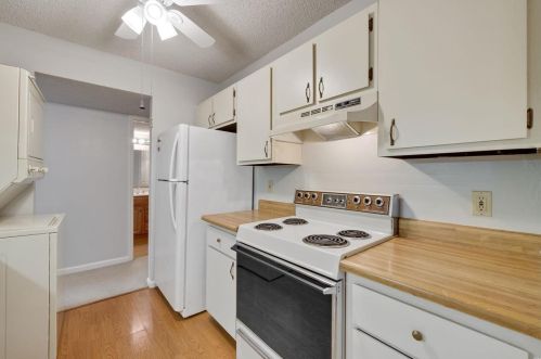 1518 Swallow Dr, Saint Louis MO 63144-1620 exterior