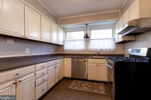 31 Chestnut Ave, Camden NJ 08107-2207 exterior