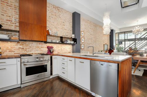 2220 Potomac Ave, Chicago IL 60651-1854 exterior