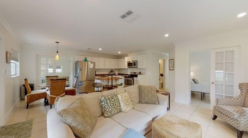 758 93 Ave, Naples FL 34108-2441 exterior