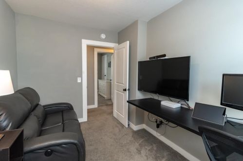 956 Dayton Ave, Saint Paul MN 55104-6544 exterior