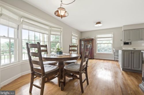 7701 Midday Ln, Alexandria VA 22306-2522 exterior