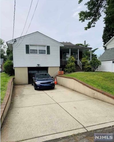 118 Cleveland Ave, Hasbrouck Heights NJ  07604-1021 exterior