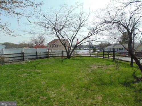 3731 Bay Dr, Edgewater, MD 21037-4130