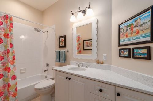 8448 Bent Creek Ct, Naples FL 34114-9400 exterior