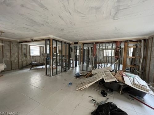 1549 Sandpiper St, Naples FL 34102-1593 exterior