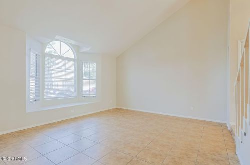 5829 42nd St, Phoenix AZ  85040-9038 exterior