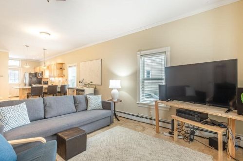 12 Edward St, Medford, MA 02155-6623