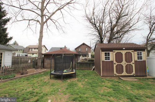 29 Roland Rd, Chester PA 19015-3051 exterior