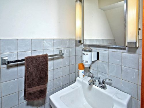 409 Beulah Rd, Pittsburgh PA 15235-4201 exterior