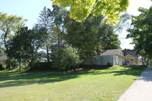 801 Eleanor St, Grand Rapids MI 49505-4223 exterior