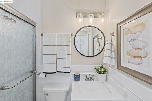 3213 Ida Dr, Concord CA  94519-2136 exterior