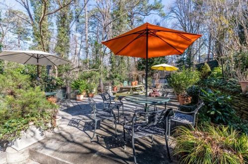 430 Lindbergh Dr, Atlanta GA  30305-3832 exterior