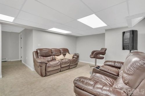 40 Ponderosa Ln, Old Bridge NJ  08857-3334 exterior